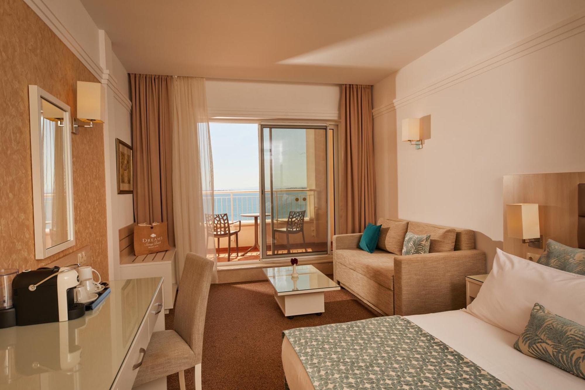 Family Frontal Sea View